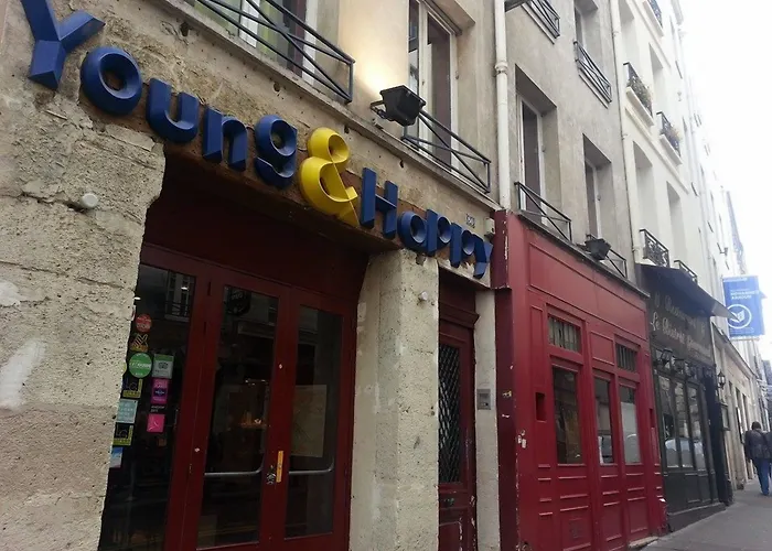 Young And Happy Latin Quarter By Hiphophostels Paris
