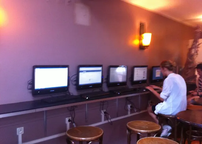 Aloha Hostel Eiffel Tower By Hiphophostels Parigi